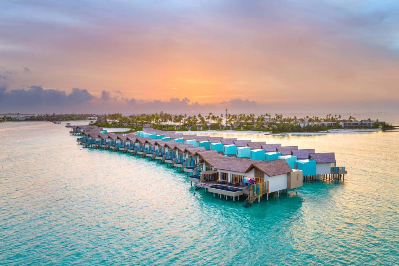 Hard Rock Hotel Maldives - Complimentary Roundtrip Speed Boat Transfer Until 31St October 2025 Emboodhoo Lagoon Dış mekan fotoğraf Sunset at the resort