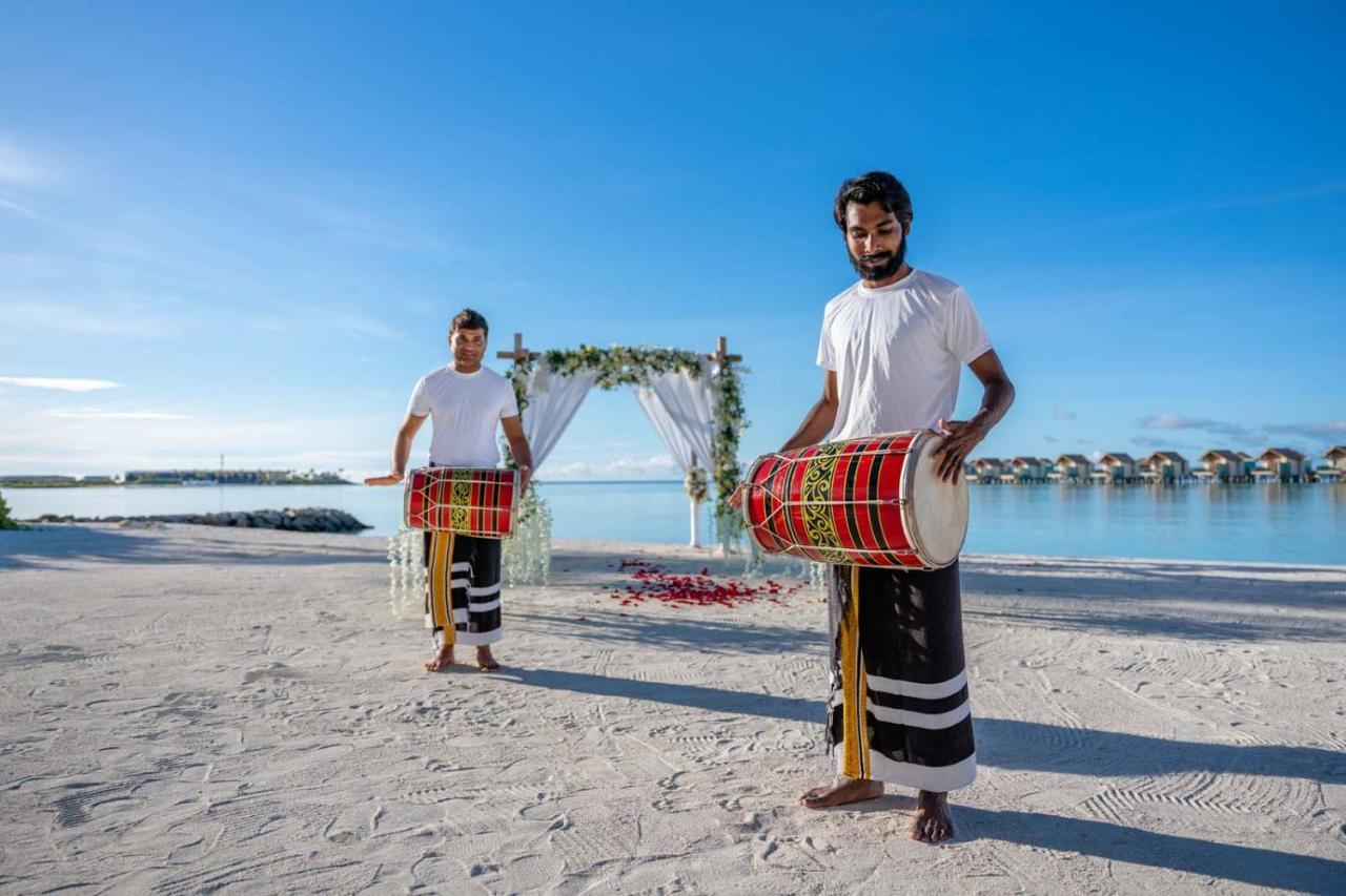 Hard Rock Hotel Maldives - Complimentary Roundtrip Speed Boat Transfer Until 31St October 2025 Emboodhoo Lagoon Dış mekan fotoğraf The traditional Kandyan drummers