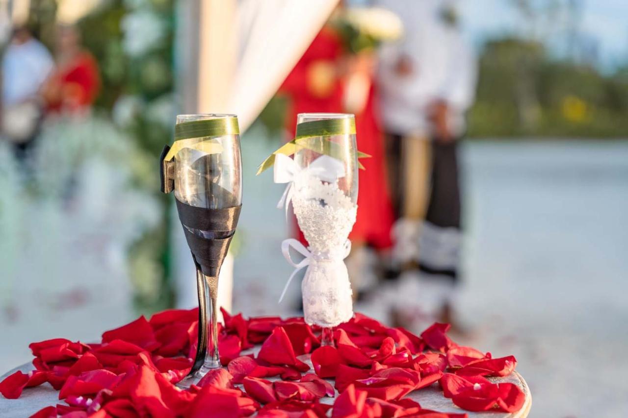 Hard Rock Hotel Maldives - Complimentary Roundtrip Speed Boat Transfer Until 31St October 2025 Emboodhoo Lagoon Dış mekan fotoğraf A romantic setting